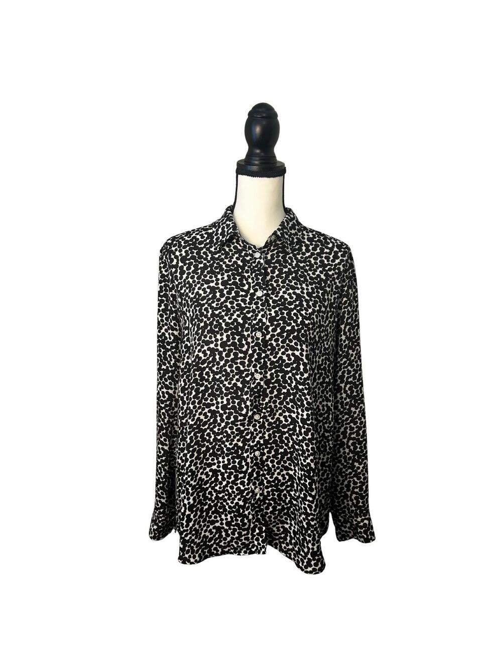 Black and White Abstract Print Button-Up Shirt